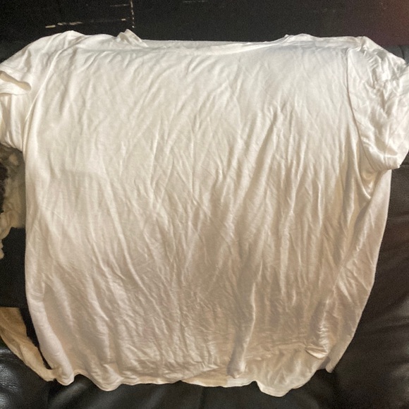 Woman’s white medium T-shirt - Picture 1 of 2
